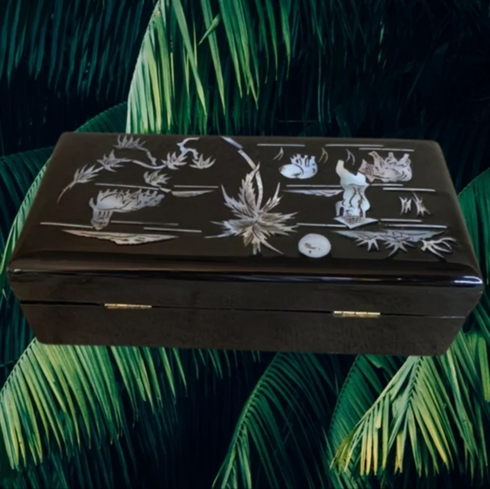 Handmade Lacquered Wooden Trinket Jewelry Box Mother‎ of Pearl Inlay With Mirror